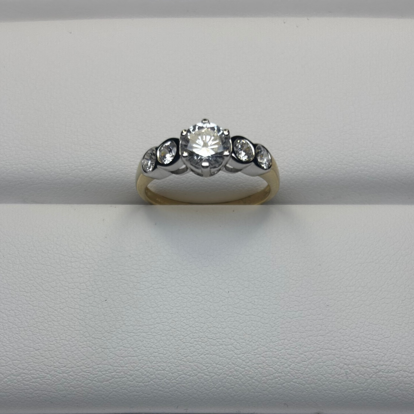 9ct Yellow Dress Ring Div35