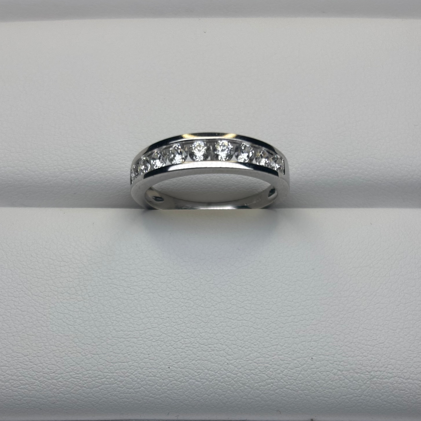 9ct White Dress Ring Div125