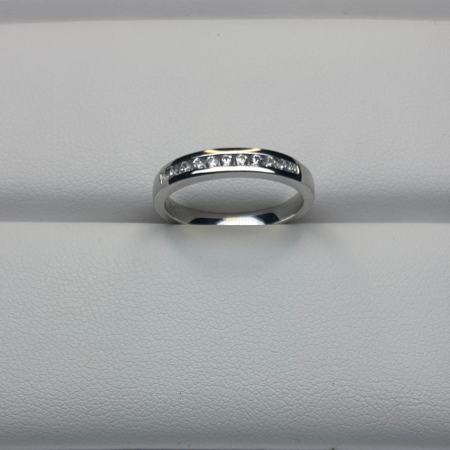 9ct White Dress Ring Div127