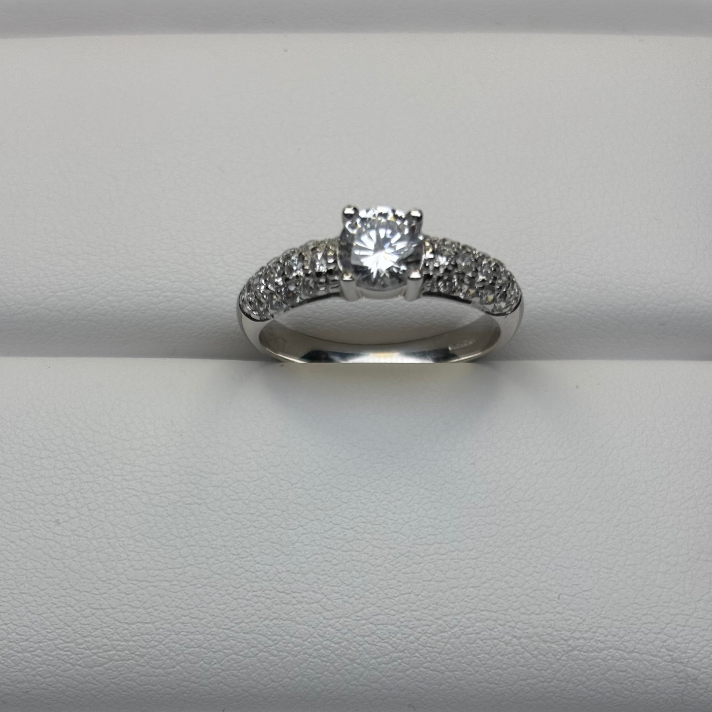 9ct White Dress Ring Div200