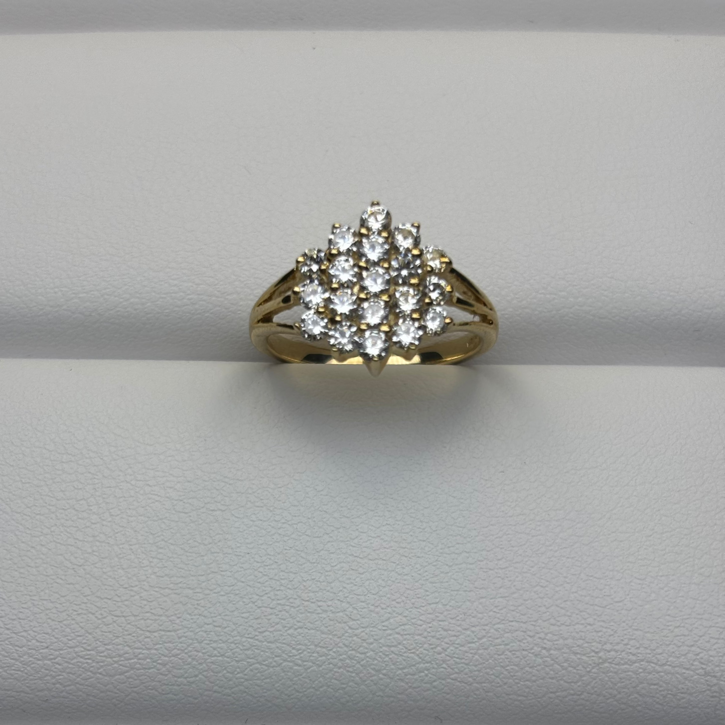 9ct Yellow Dress Ring Div304