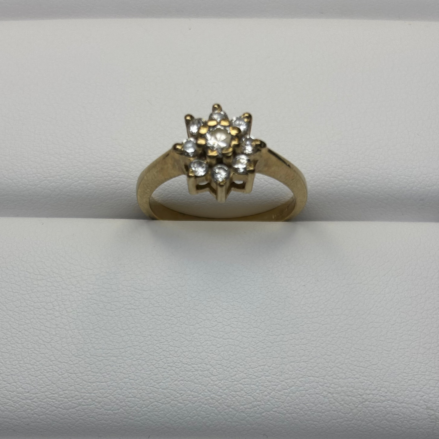 9ct Yellow Dress Ring Div305