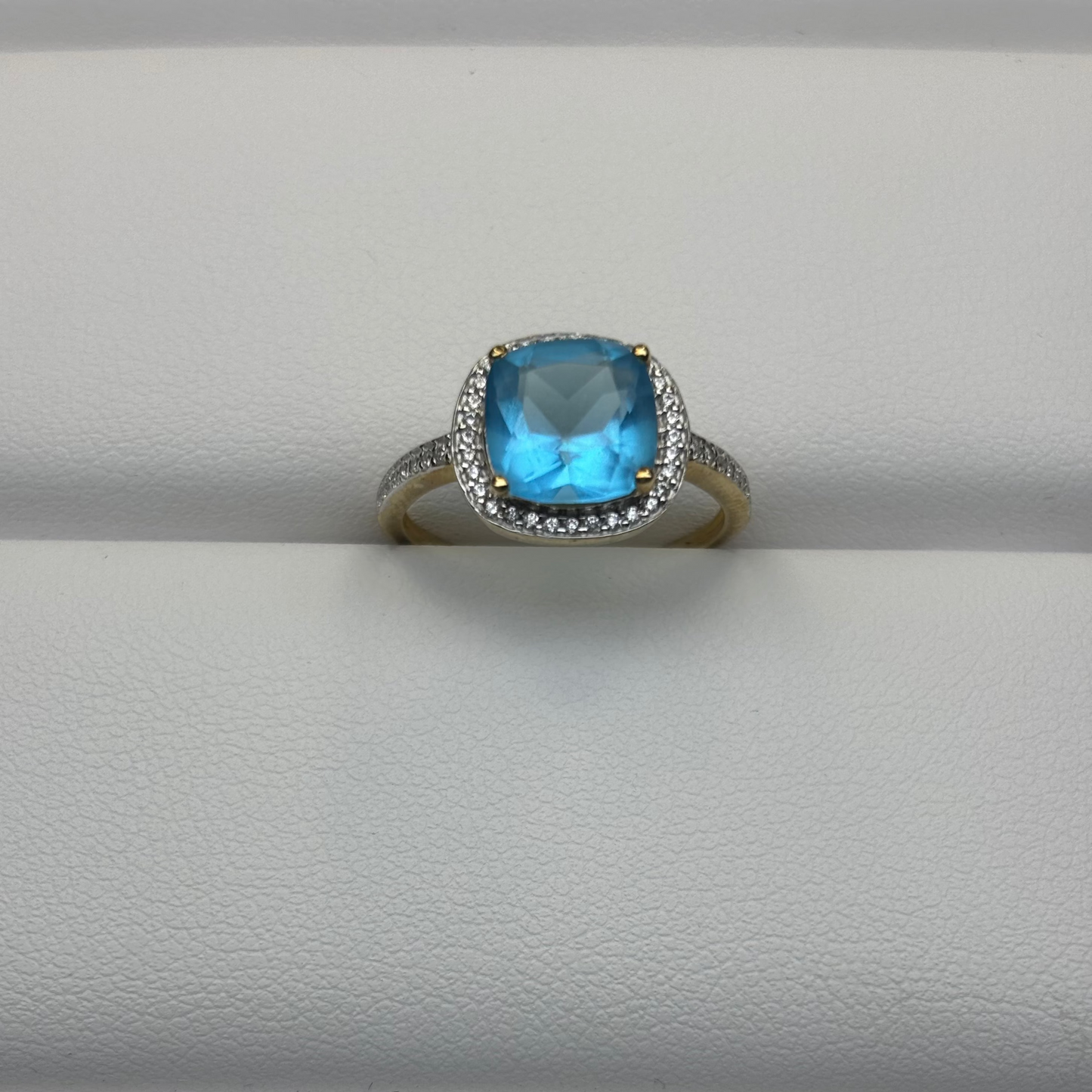 9ct Yellow Dress Ring Div308