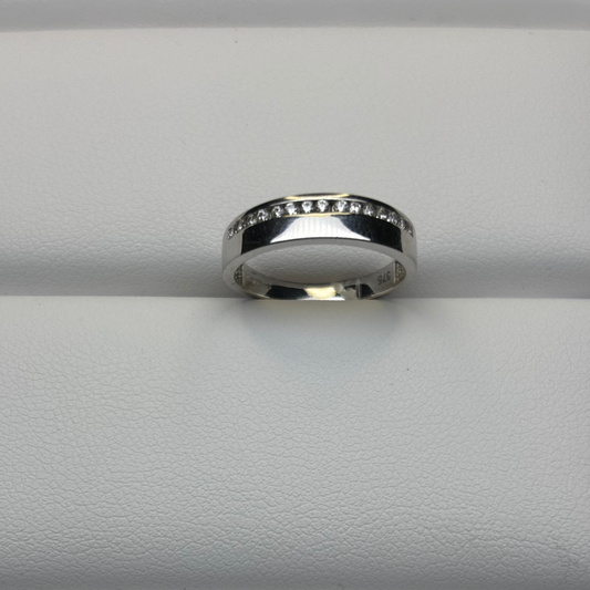 9ct White Dress Ring Div208